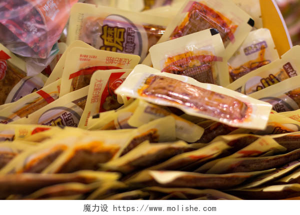 红色喜庆过年超市糖果背景图片